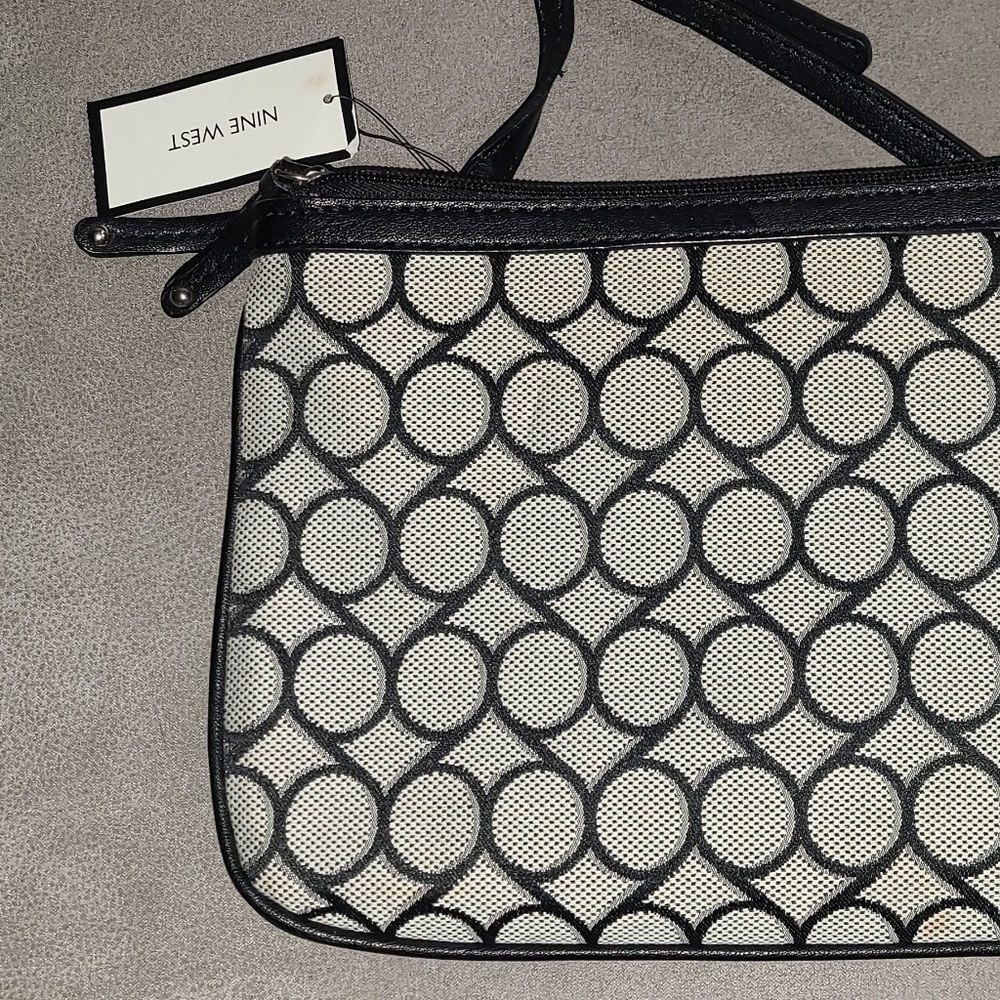 Nine West crossbody NWT super cute patterned purse patchwork purple interior - Picture 4 of 10